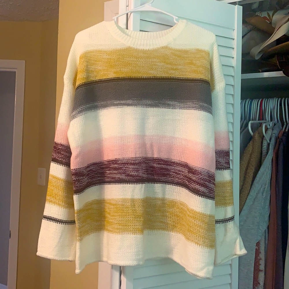 Wanna B sweater size medium